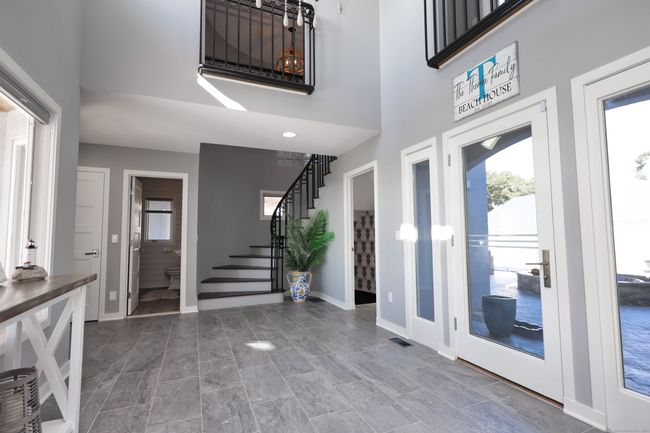 Foyer | Image 14