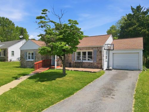 823 N Saint Lucas St, ALLENTOWN, PA, 18104-4016 | Card Image