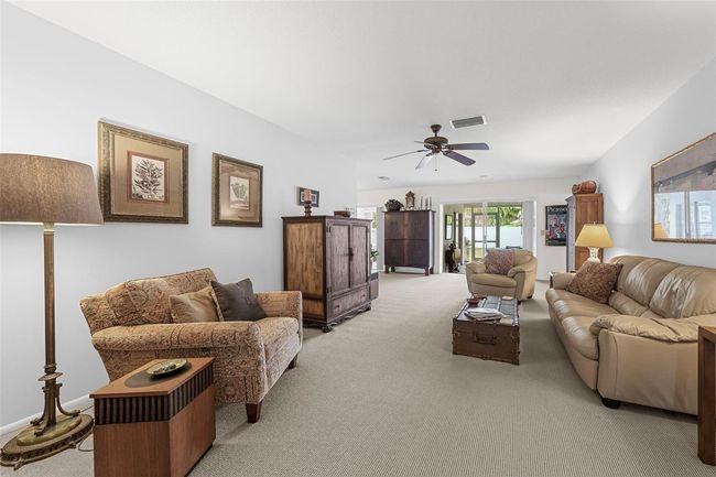 7460 W Country Club Dr N, Condo with 2 bedrooms, 2 bathrooms and null parking in Sarasota FL | Image 7