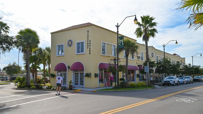 APT-207 - 525 Barcelona Ave, Condo with 2 bedrooms, 2 bathrooms and null parking in Venice FL | Image 47