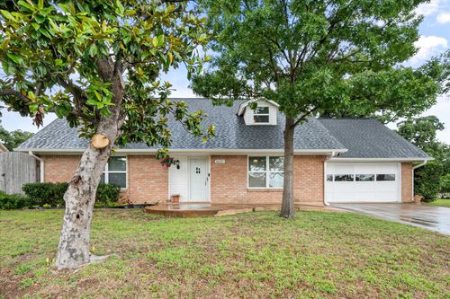 1600 Miller Ct, Pantego, TX, 76013-3255 | Card Image