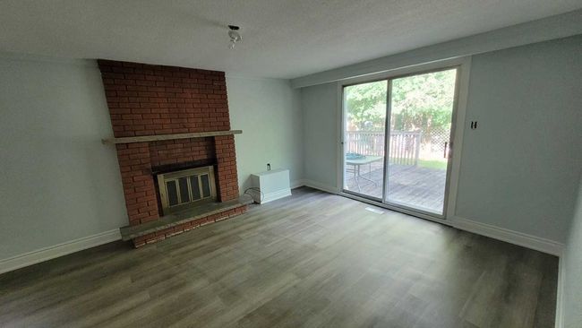 24 Lorne Crt, House attached with 3 bedrooms, 3 bathrooms and 4 parking in Brampton ON | Image 6