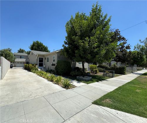 2306 Via Catalina, Burbank, CA, 91504 | Card Image