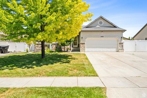 1458 2400, Clinton, UT, 84015-8551 | Card Image