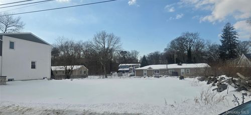 40 Spruce St, Wyandanch, NY, 11798-4112 | Card Image