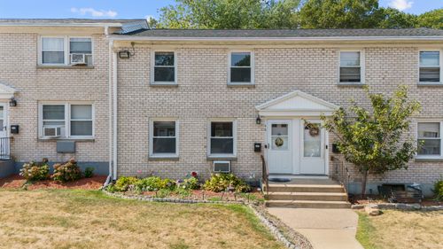 48 Stone Ridge Rd, Bridgeport, CT, 06606-2524 | Card Image