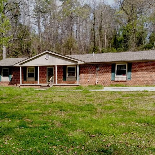 205 Park Dr, Dayton, TN, 37321-7235 | Card Image