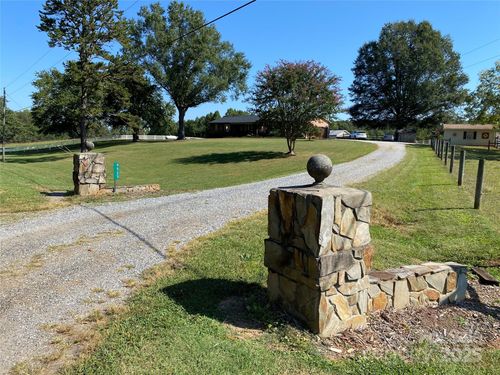 9525 Mull Rd, Vale, NC, 28168-8322 | Card Image