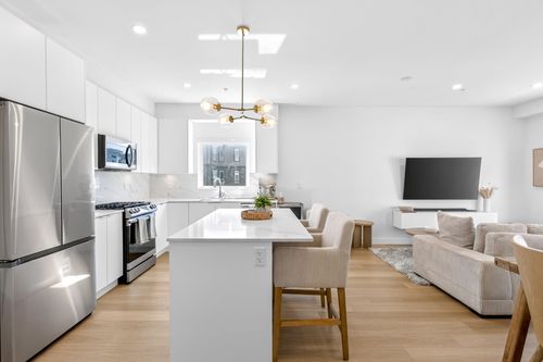 305-2331 Kelly Avenue, Port Coquitlam, BC, V3C1Y3 | Card Image