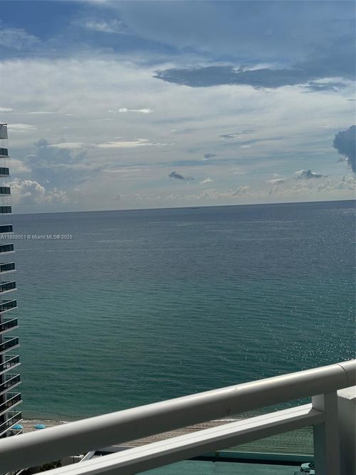 apt-1549-3001 S Ocean Dr, Hollywood, FL, 33019-2875 | Card Image