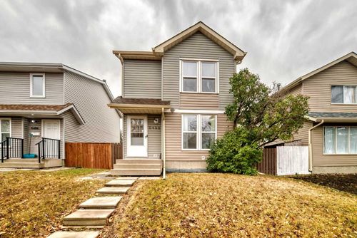 6480 54 St Ne, Calgary, AB, T3J1Z5 | Card Image