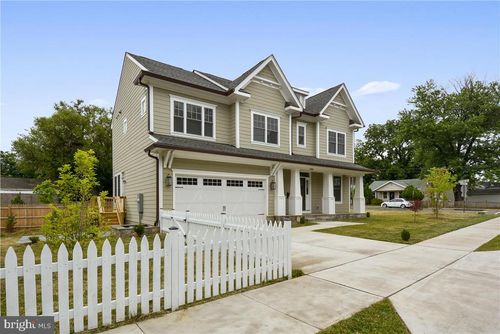2205 N Edison St, ARLINGTON, VA, 22207-1916 | Card Image