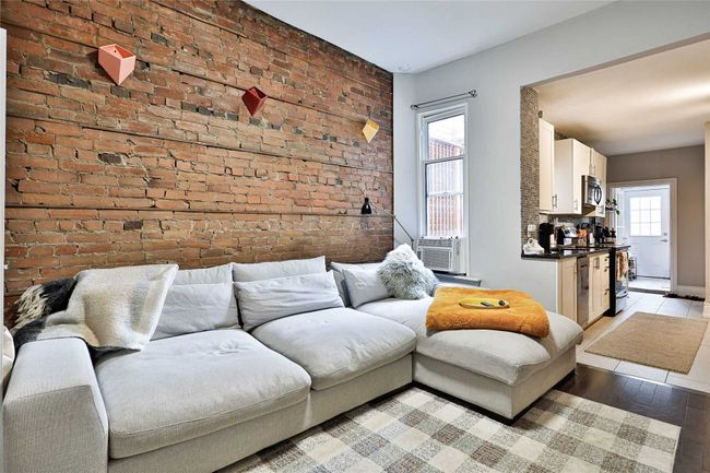 MAIN - 124 Argyle St, Home with 1 bedrooms, 1 bathrooms and 1 parking in Toronto ON | Image 5