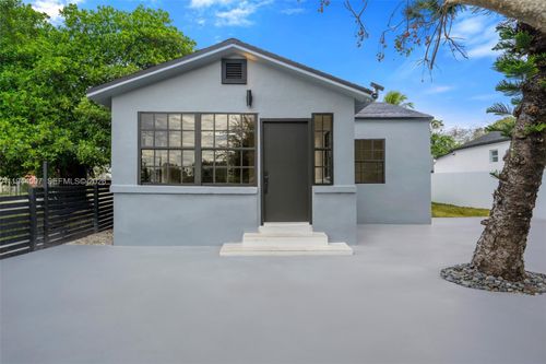 1995 Nw 58th St, Miami, FL, 33142-7847 | Card Image