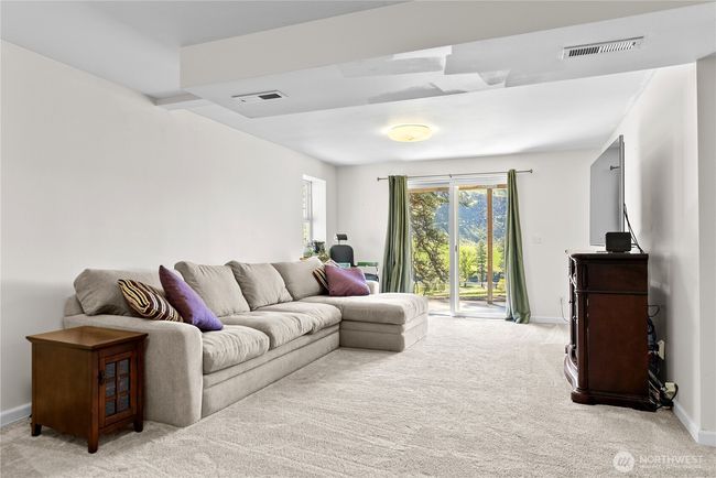 Downstairs living area | Image 21