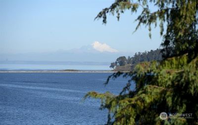 Enjoy the spectacular views of Mount Baker | Image 2