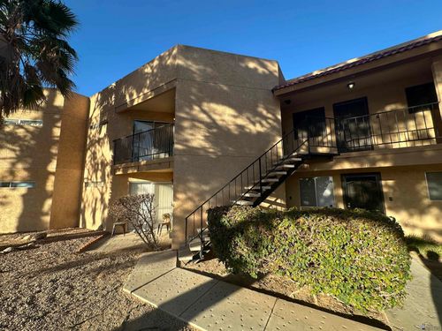 10688 S Camino Del Sol, Yuma, AZ, 85367-7345 | Card Image