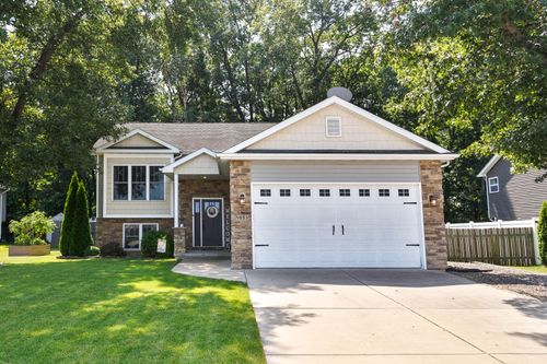 1613 E 11th Pl, Hobart, IN, 46342 | Card Image