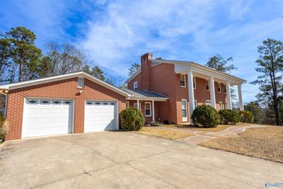 300 Mcnaron Drive, House other with 4 bedrooms, 3 bathrooms and null parking in Gadsden AL | Image 2