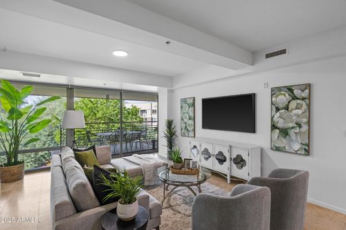 4007-7131 E Rancho Vista Dr, Scottsdale, AZ, 85251-1468 | Card Image