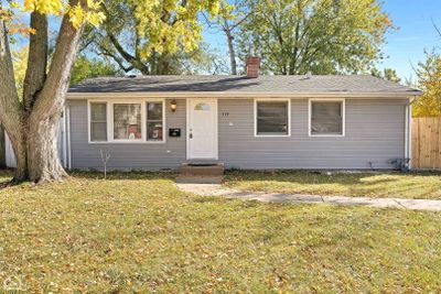 319 Tee Lane, House other with 3 bedrooms, 1 bathrooms and 3 parking in Carpentersville IL | Image 1