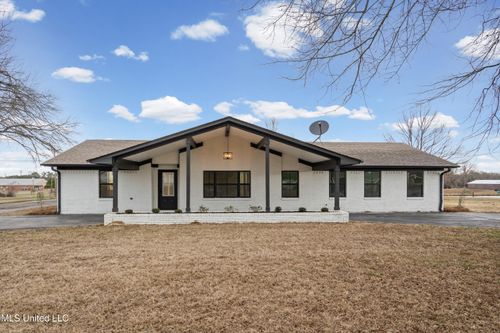 780 Salem Ave, Holly Springs, MS, 38635-2143 | Card Image