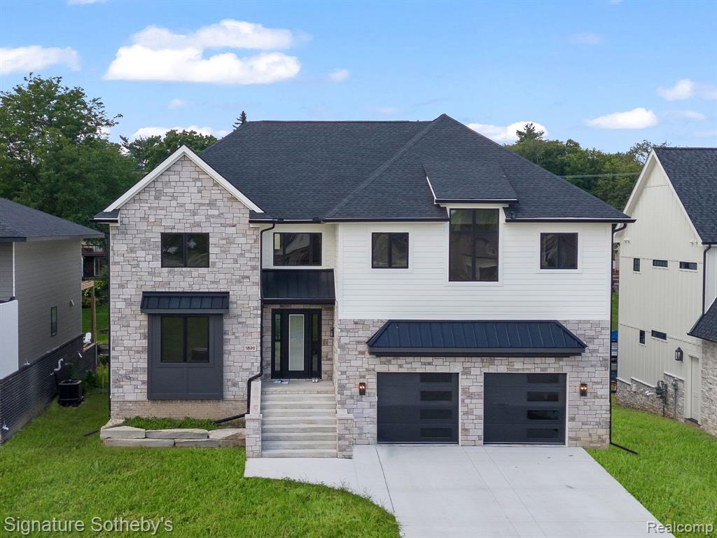 Sadie Shore Dr, Commerce Township, MI 48382