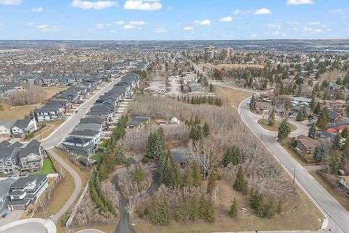 7010 11 Avenue Sw, Calgary, AB, T3H4B4 | Card Image
