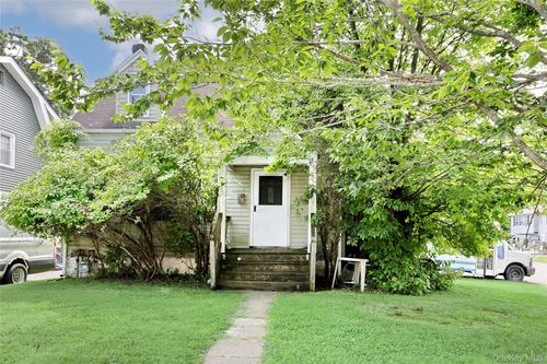 3 Ridge St, Haverstraw, NY, 10927-1114 | Card Image