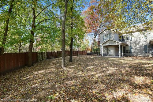 867 Saybrook Dr, Waterford, MI, 48327-2586 | Card Image