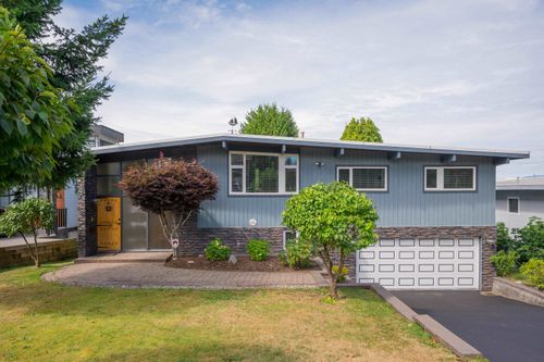 11265 136 St, Surrey, BC, V3R3B8 | Card Image