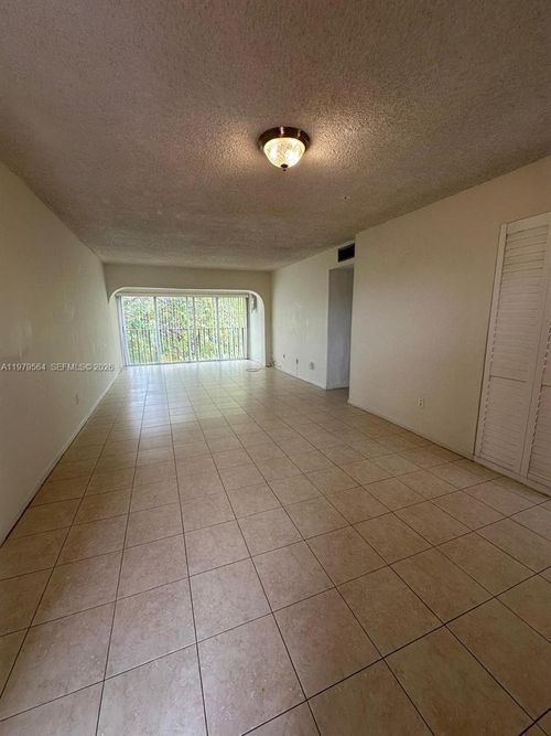 apt-406-9170 Fontainebleau Blvd, Miami, FL, 33172-4348 | Card Image