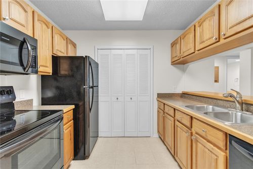 apt-201-33 Plantation Dr, Vero Beach, FL, 32966-8213 | Card Image