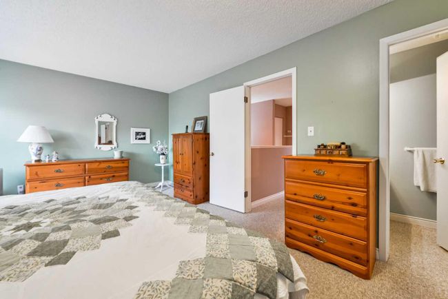 33 - 10030 Oakmoor Way Sw, Home with 3 bedrooms, 1 bathrooms and 2 parking in Calgary AB | Image 29