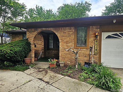 39409 Garony Dr, Clinton Township, MI, 48038-2631 | Card Image