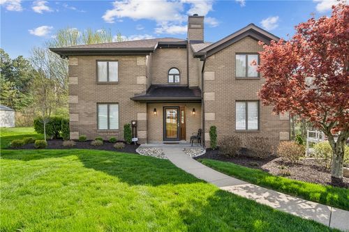 405 Laurelwood Dr, Glenshaw, PA, 15116-2572 | Card Image