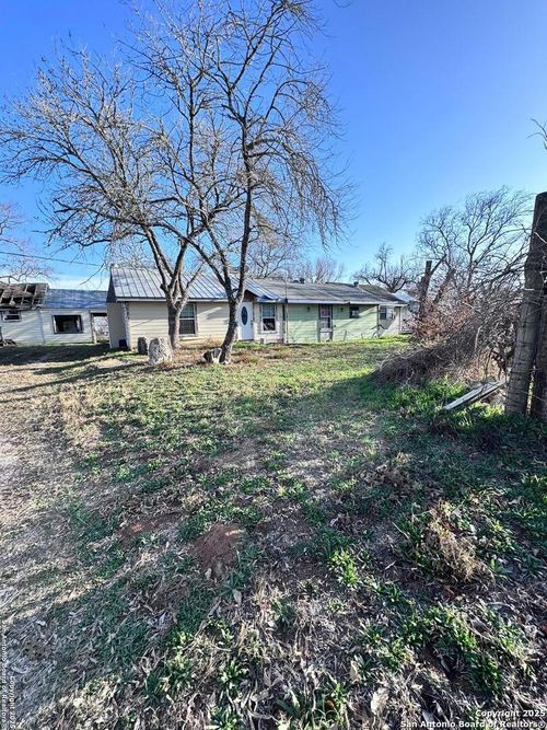 18186 Wisdom Rd, Lytle, TX, 78052-9713 | Card Image