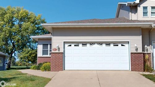 2140 Country Club Dr, Mason City, IA, 50401-7322 | Card Image