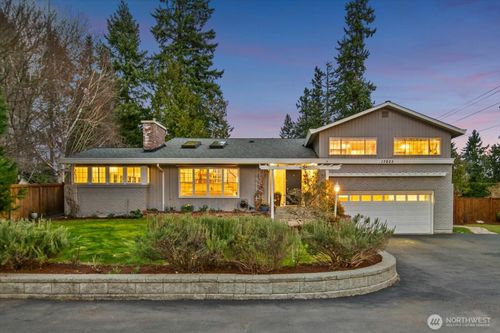 17925 72nd Ave W, Edmonds, WA, 98026-5507 | Card Image