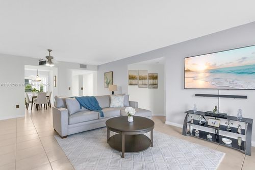 apt-310e-801 Sw 138th Ave, Pembroke Pines, FL, 33027-3533 | Card Image