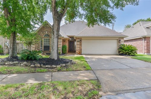 2529 Lakeside Lndg, Seabrook, TX, 77586-8312 | Card Image