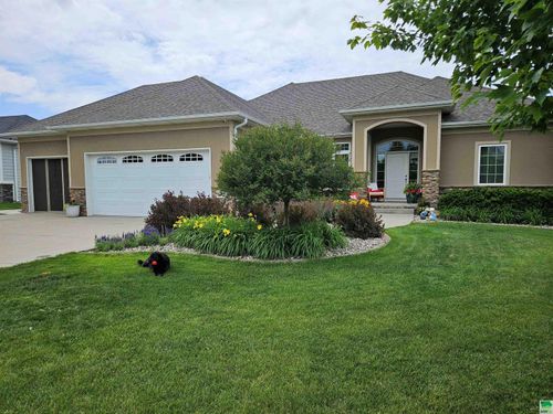 170 Saddlebrook Ct, Dakota Dunes, SD, 57049-5443 | Card Image