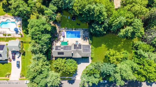 4 Crestview Ct, Farmingdale, NJ, 07727-3847 | Card Image