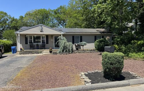 2425 Huckleberry Rd, Manchester, NJ, 08759-6125 | Card Image