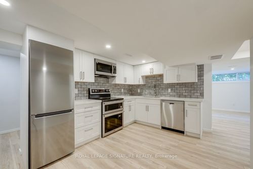 lower-37 Archerhill Dr, Etobicoke, ON, M9B5P2 | Card Image