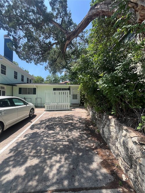 5-208 E 31st St, Austin, TX, 78705-3033 | Card Image