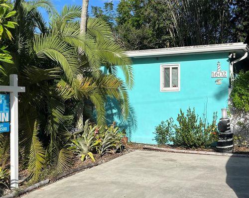 1602 Ne 1st Ave, Fort Lauderdale, FL, 33305-2902 | Card Image