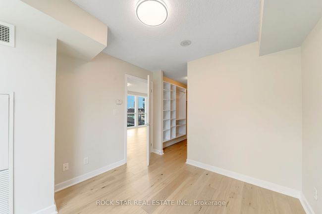 905 - 18 Harbour St, Condo with 2 bedrooms, 2 bathrooms and 1 parking in Toronto ON | Image 17