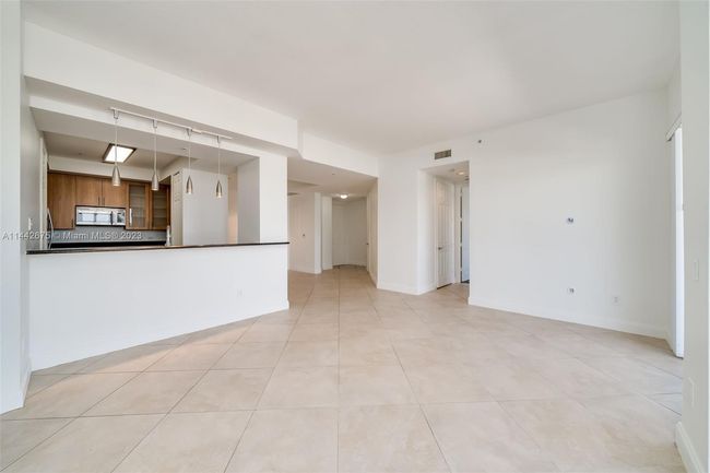 APT-305 - 2633 Ne 14 Th Ave, Condo with 2 bedrooms, 2 bathrooms and null parking in Wilton Manors FL | Image 36