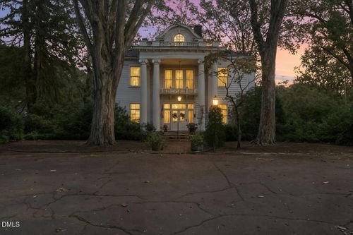 900 Nash St N, Wilson, NC, 27893-2909 | Card Image